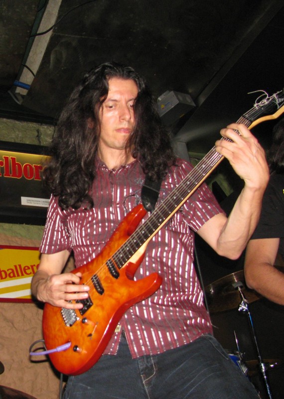 Guitarristas Rock Pichincha | scarrera